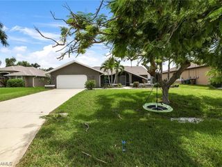 Foreclosed Home - 3407 SW 27TH PL, 33914