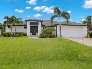 Foreclosed Home - 2620 SW 29TH AVE, 33914