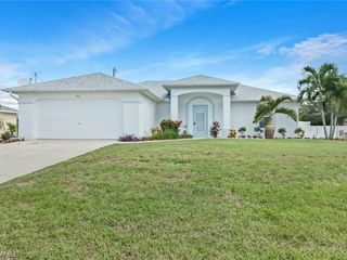 Foreclosed Home - 3011 SW 14TH CT, 33914