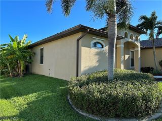 Foreclosed Home - 2604 SW 26TH TER, 33914
