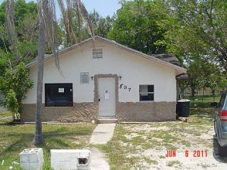 Foreclosed Home - 637 PINE ST, 33916