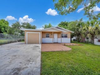 Foreclosed Home - 3446 DALE ST, 33916