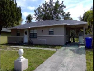 Foreclosed Home - 2656 DR ELLA PIPER WAY, 33916