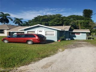 Foreclosed Home - 752 OLEANDER AVE, 33916