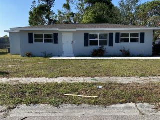 Foreclosed Home - 1770 N MEADOR CT, 33916