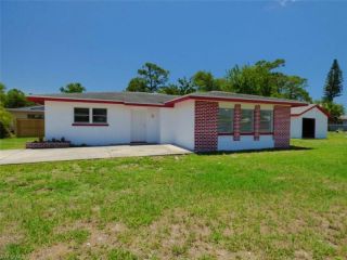 Foreclosed Home - 1447 GLICK DR, 33917
