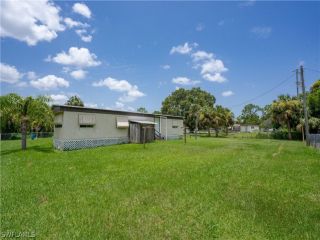 Foreclosed Home - 8311 WOOLEY DR, 33917