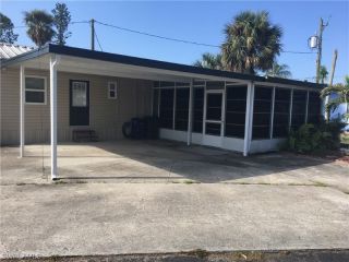 Foreclosed Home - 130 AMBER AVE, 33917