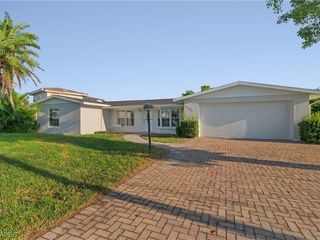 Foreclosed Home - 1721 CORAL WAY, 33917