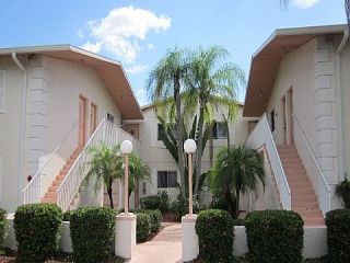 Foreclosed Home - 8148 COUNTRY RD APT 101, 33919