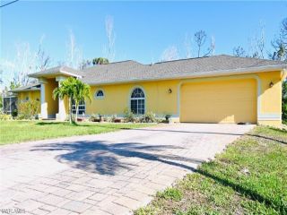 Foreclosed Home - 7201 GUAVA AVE, 33922