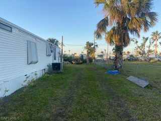 Foreclosed Home - 7728 RAYMARY ST, 33922