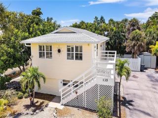 Foreclosed Home - 135 BAY MAR DR # 137, 33931