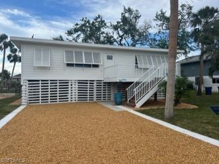 Foreclosed Home - 161 GULF ISLAND DR, 33931