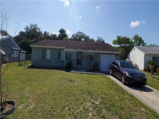 Foreclosed Home - 4067 S EDGEWATER CIR, 33935