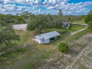 Foreclosed Home - 4535 FORT DENAUD RD, 33935