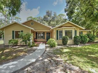 Foreclosed Home - 1662 PALM LN, 33935