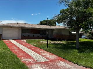 Foreclosed Home - 327 FLEETWOOD AVE, 33936