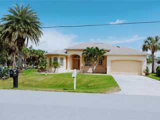 Foreclosed Home - 17458 LAKE WORTH BLVD, 33948