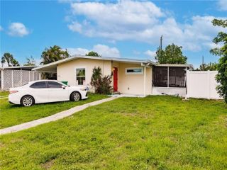 Foreclosed Home - 21362 GLENDALE AVE, 33952