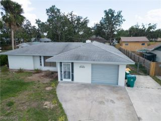 Foreclosed Home - 21003 EXMORE AVE, 33952