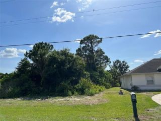 Foreclosed Home - 375 KENSINGTON ST, 33954