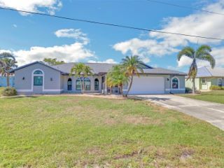Foreclosed Home - 305 YELLOW ELDER, 33955