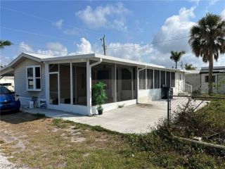 Foreclosed Home - 5071 CURLEW DR, 33956