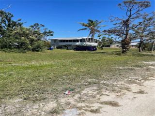 Foreclosed Home - 4694 GULF SHORE RD, 33956
