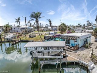 Foreclosed Home - 3844 PHOENIX DR, 33956