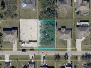 Foreclosed Home - 3724 10TH ST W, 33971