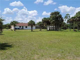 Foreclosed Home - 719 LAKE AVE, 33972