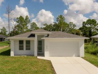 Foreclosed Home - 970 LAKESIDE DR, 33974