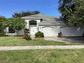 Foreclosed Home - 566 CHAMONIX AVE S, 33974