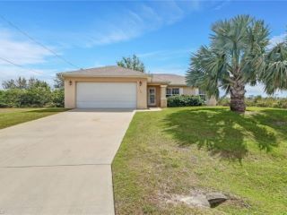 Foreclosed Home - 3109 FLORA AVE S, 33976