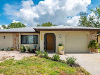 Foreclosed Home - 28466 COCO PALM DR, 33982