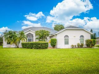 Foreclosed Home - 25264 PADRE LN, 33983