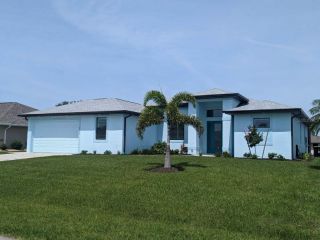 Foreclosed Home - 1544 BLUE LAKE CIR, 33983