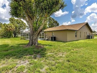 Foreclosed Home - 195 URUGUAY DR, 33983
