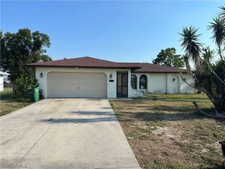Foreclosed Home - 1434 SE 14TH ST, 33990