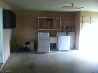 Foreclosed Home - 1027 SE 17TH PL, 33990