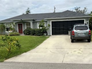 Foreclosed Home - 1708 SE 8TH AVE, 33990