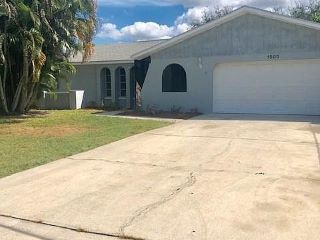 Foreclosed Home - 1505 SE 19TH PL, 33990