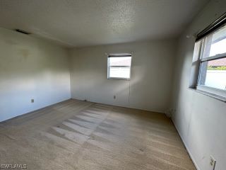 Foreclosed Home - 1039 SE 17TH PL, 33990