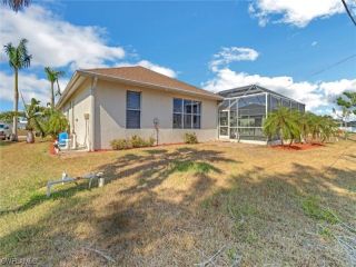Foreclosed Home - 704 SW 23RD TER, 33991