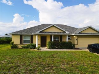 Foreclosed Home - 3409 SW 3RD ST, 33991