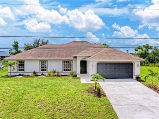 Foreclosed Home - 850 SW 15TH ST, 33991