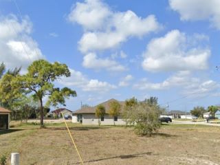 Foreclosed Home - 1304 SW 17TH AVE, 33991