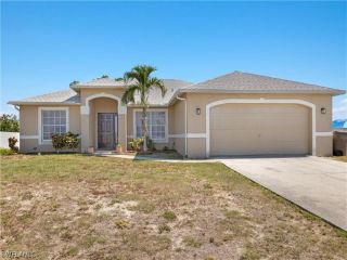 Foreclosed Home - 1708 DIPLOMAT PKWY W, 33993
