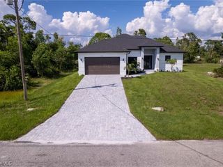 Foreclosed Home - 3907 NW 45TH LN, 33993
